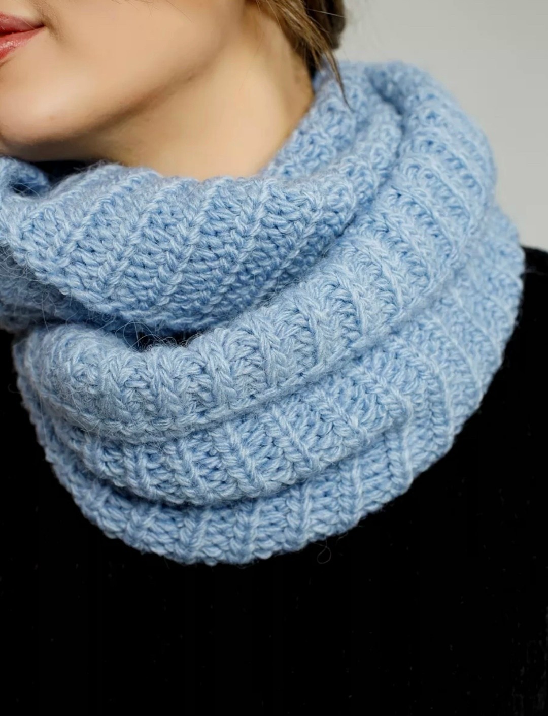 шарф вязаный,шарф вязаный однотонный,снуд женский шарф,шарфы снуды,снуд