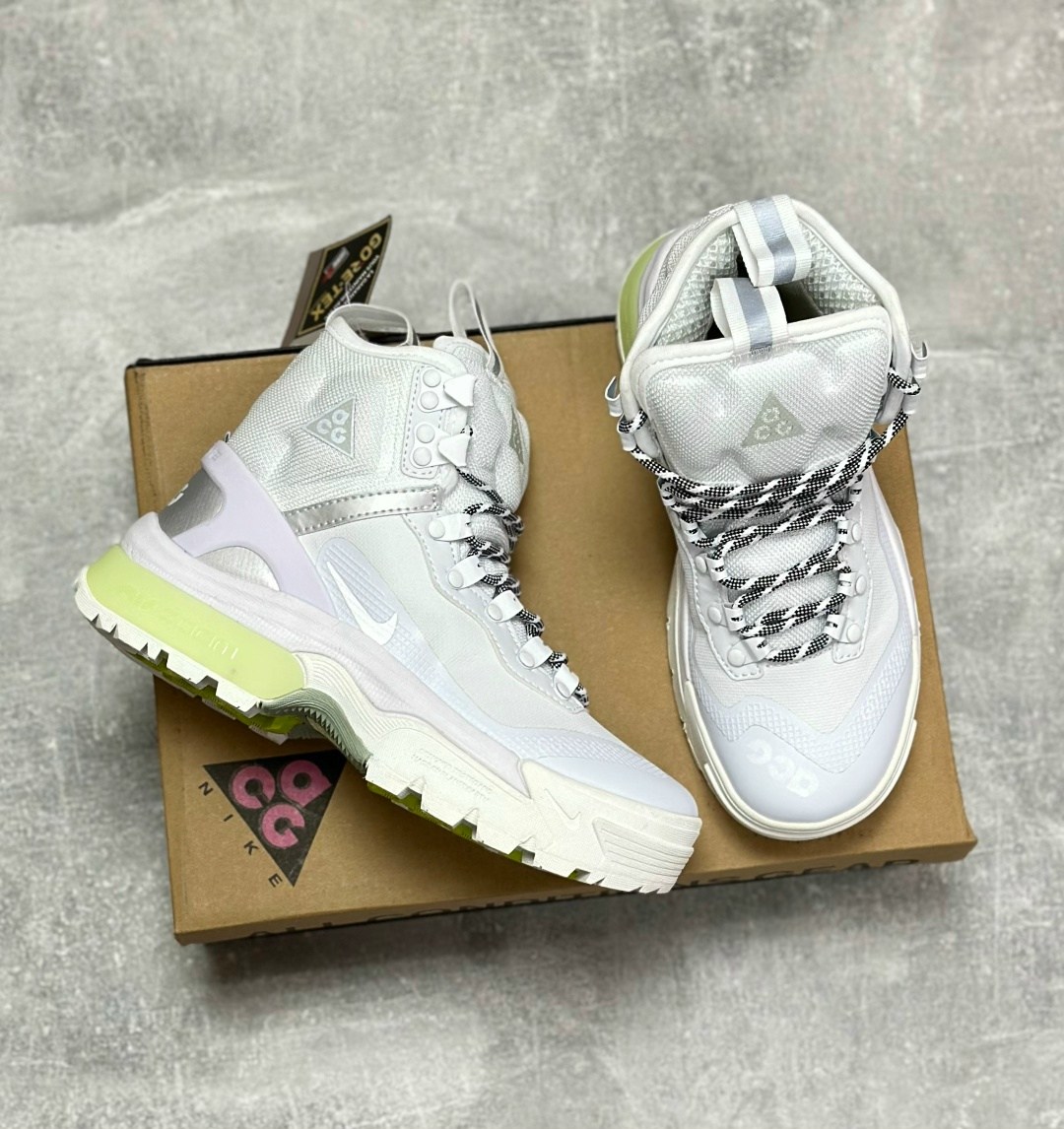 кроссовки,зимние кроссовки nike,женские кроссовки,спортивная ,лимитированные кроссовки