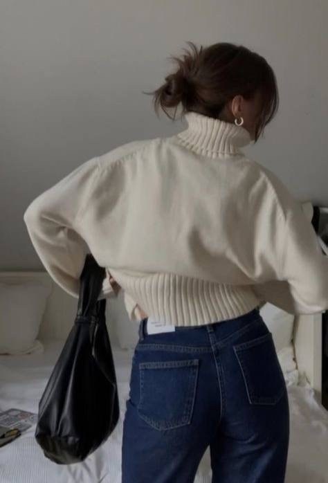 хермес сумка маленькая синяя,сумка эрмес келли синяя,модные свитера,синий свитер,оверсайз свитер с горлом