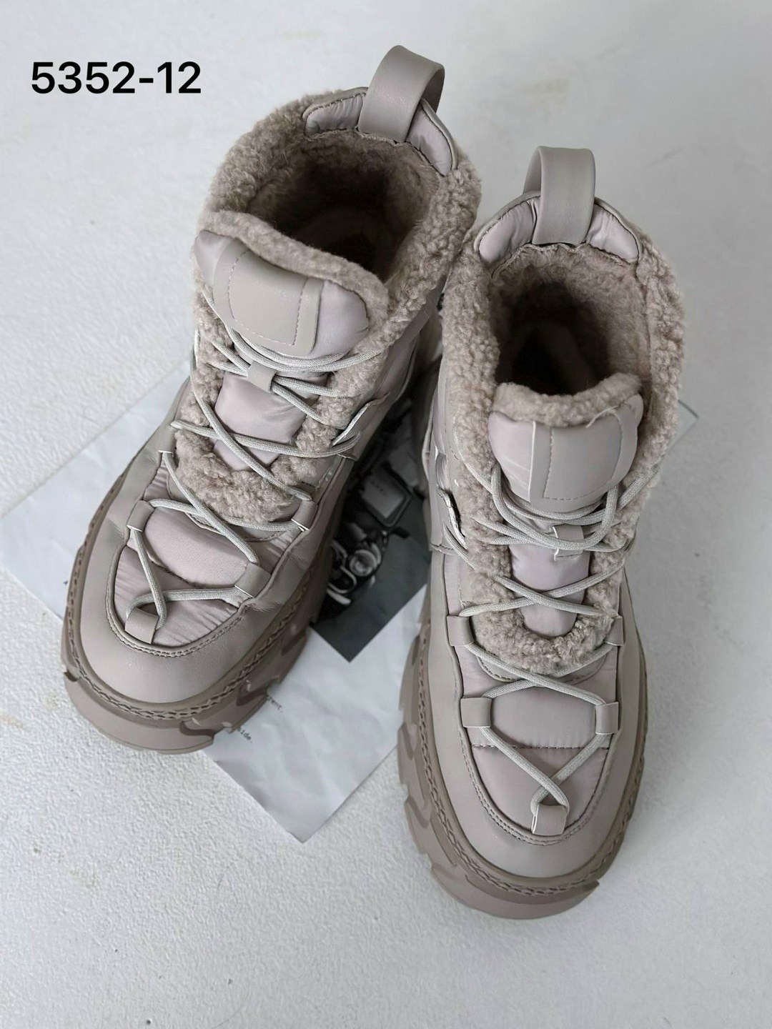 ,зимняя женская ,зимние ботинки,зимние кроссовки женские,зимняя