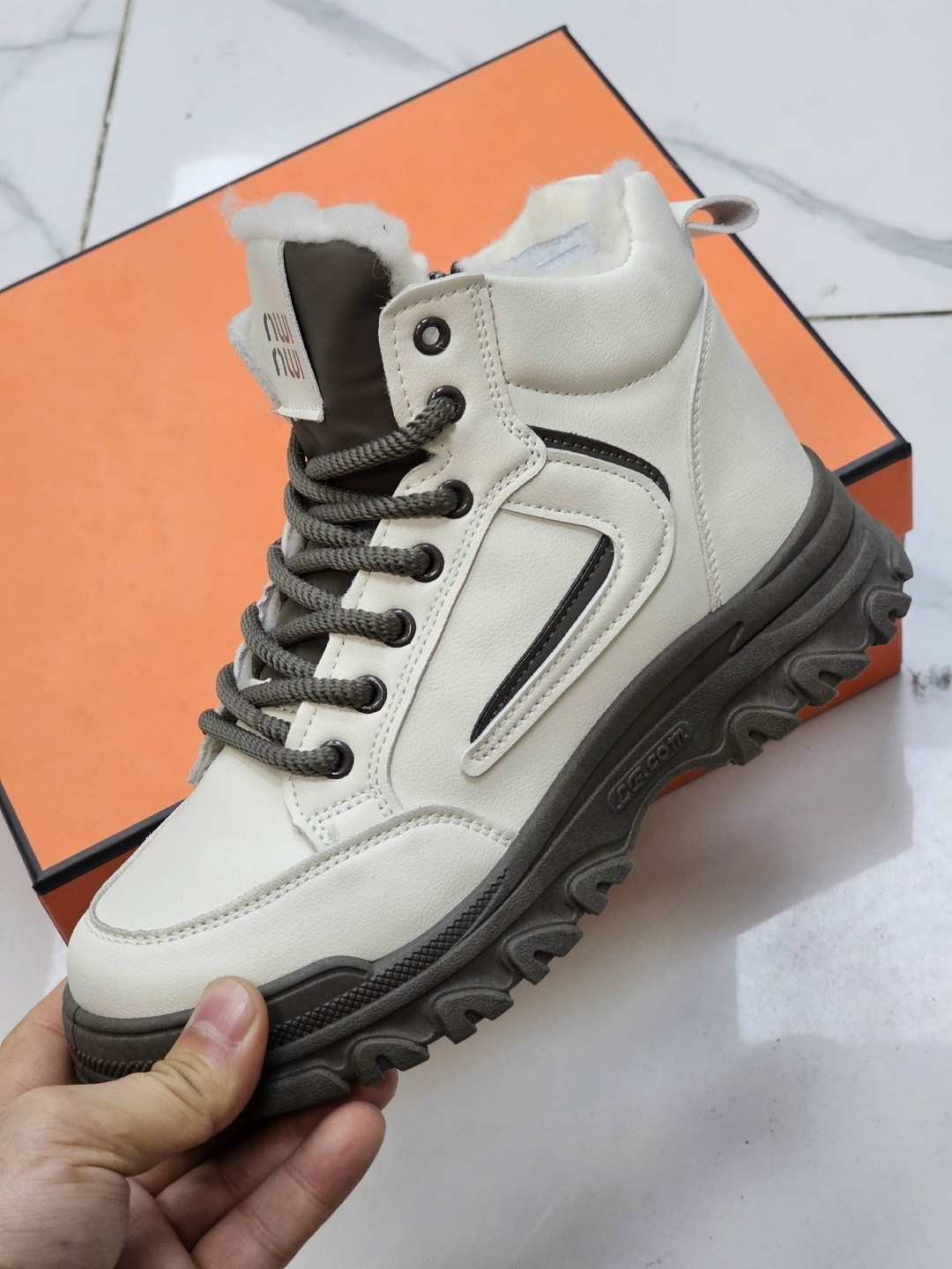 ,кроссовки женские зимние,утепленные кроссовки,теплые кроссовки,кроссовки женскиe