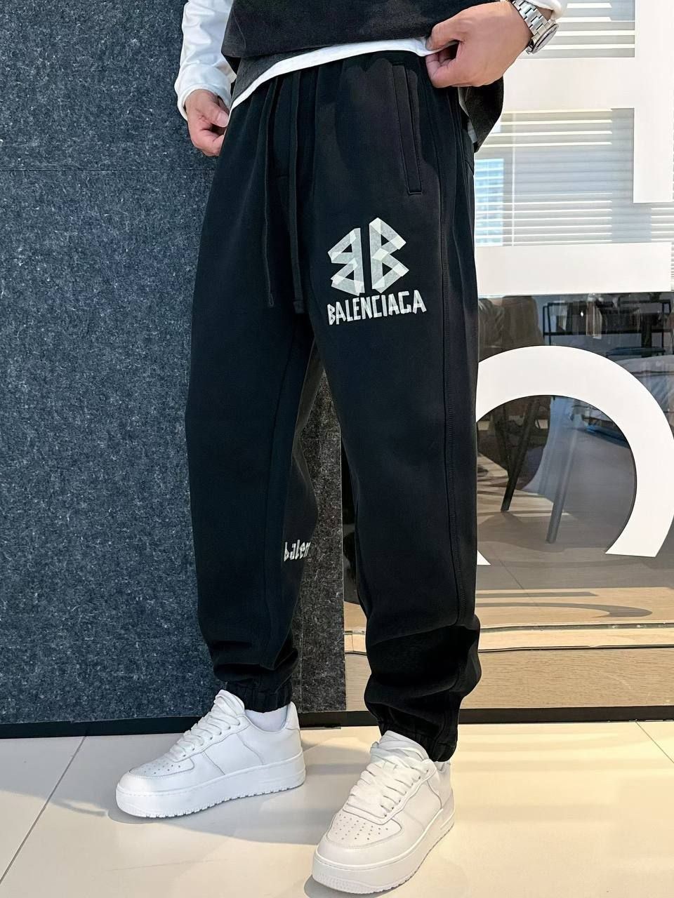 спортивные брюки balenciaga,штаны balenciaga,брюки balenciaga,штаны повседневные,штаны модные