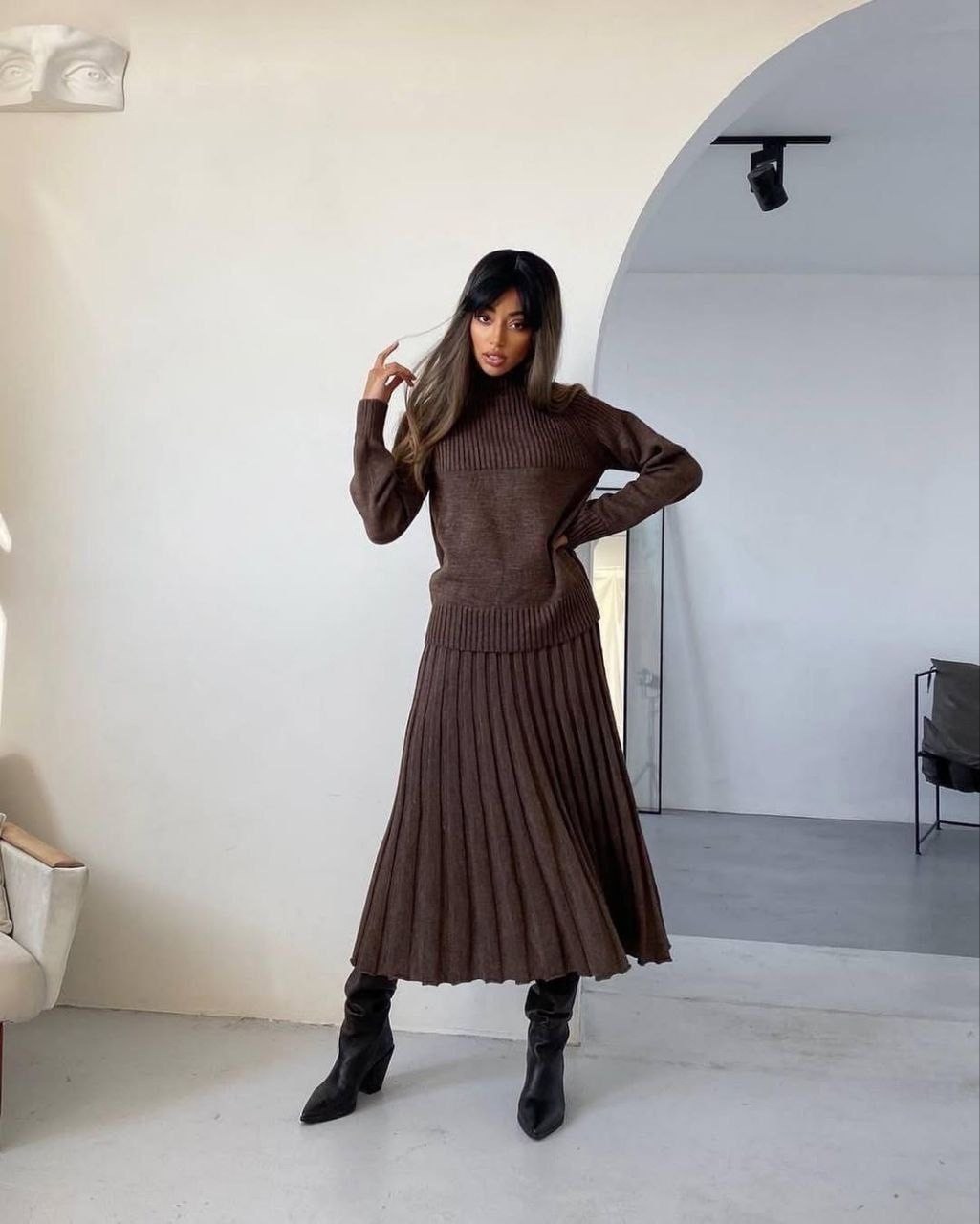 трикотажный костюм с плиссированной юбкой,трикотажный костюм с юбкой плиссе,вязаный костюм с юбкой,костюм с юбкой плиссе,костюм с юбкой плиссе вязаный