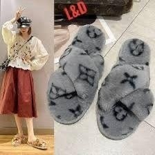 домашние тапочки луи витон,луи виттон тапки коричневые,женские тапочки,меховые тапки луи виттон,домашние тапочки