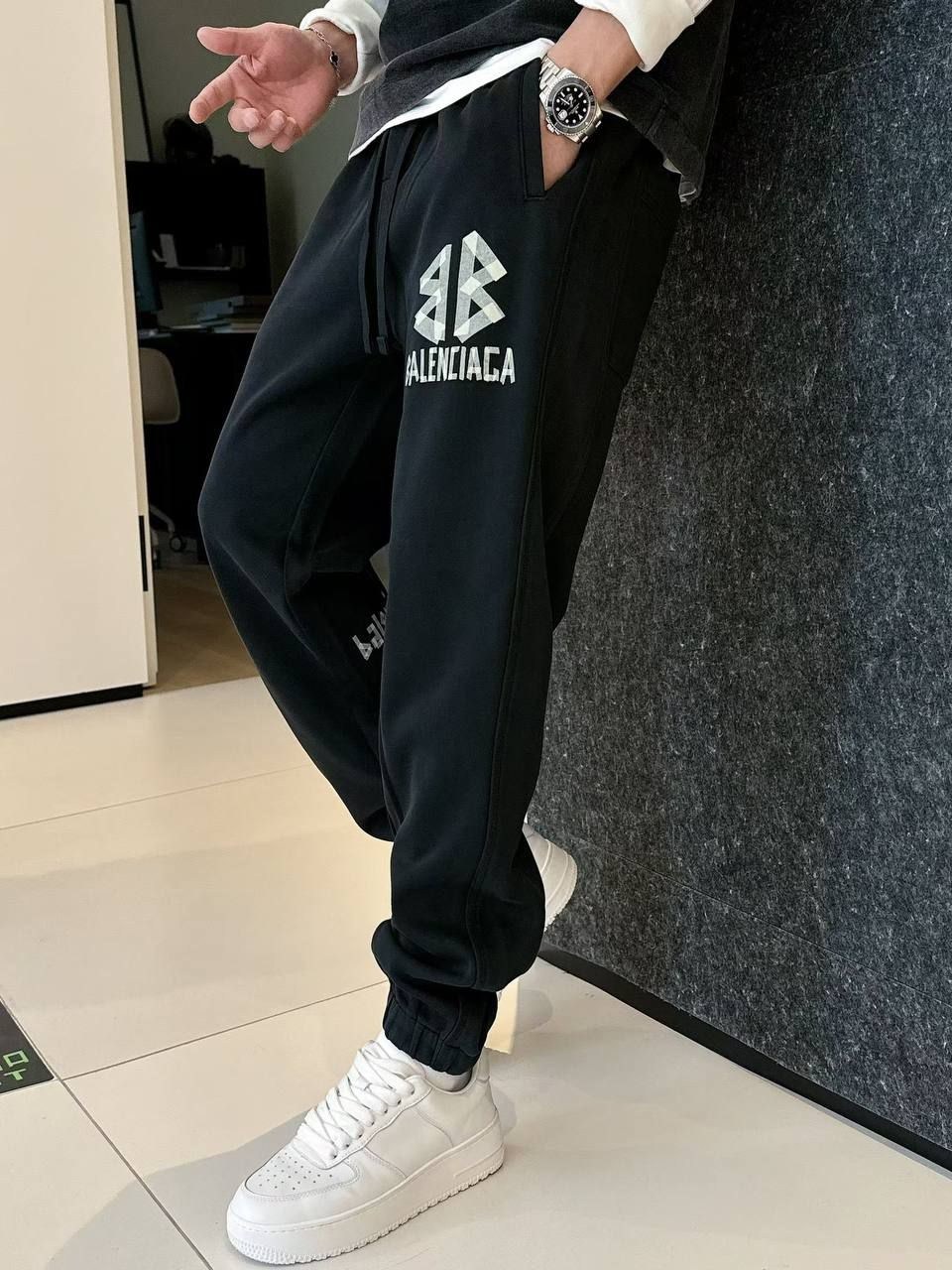 спортивные брюки balenciaga,штаны balenciaga,брюки balenciaga,штаны повседневные,штаны модные