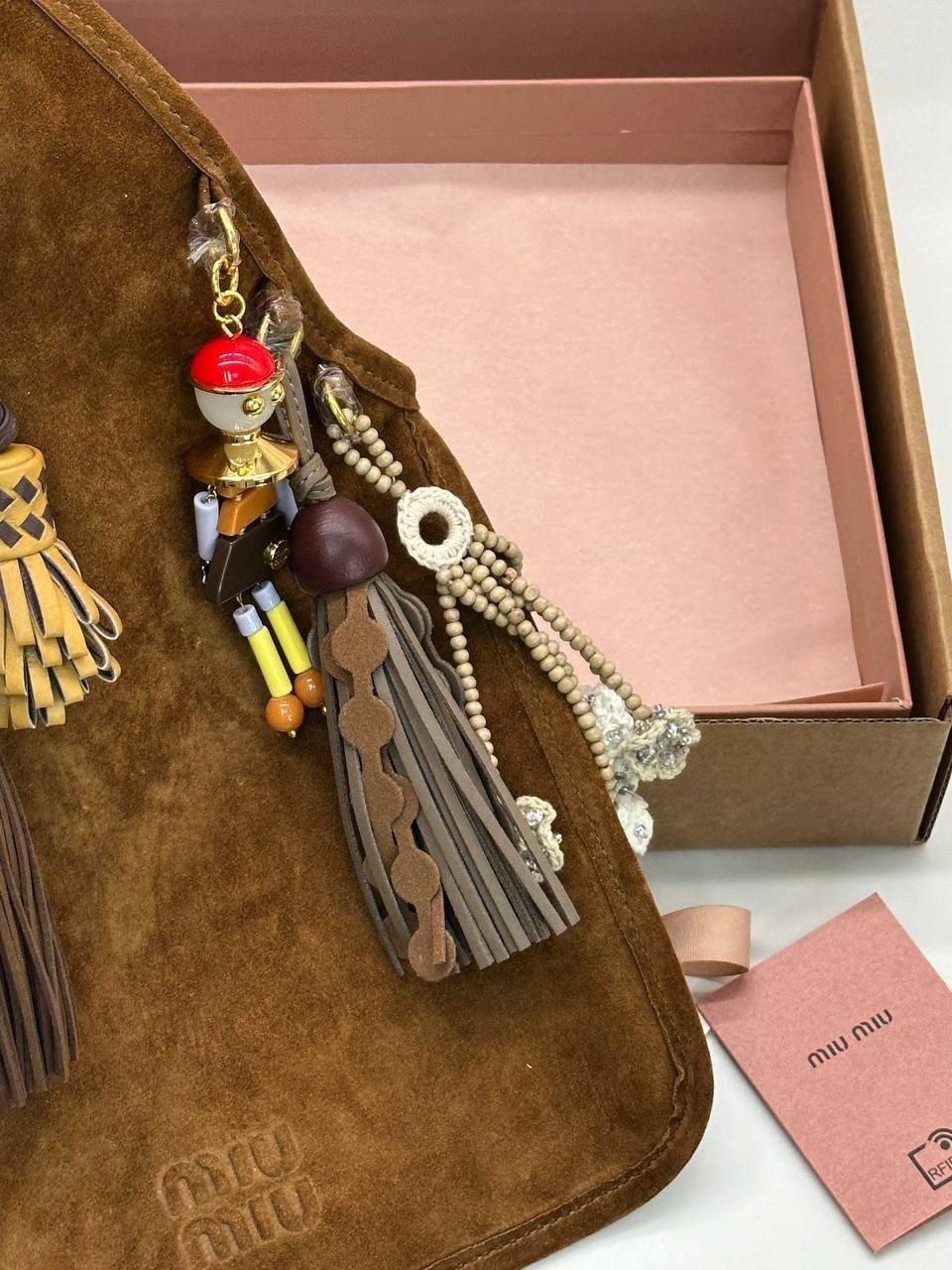 сумка женская miu miu,сумка miu miu,брелок для сумки,брелки на сумку,сумки аксессуары