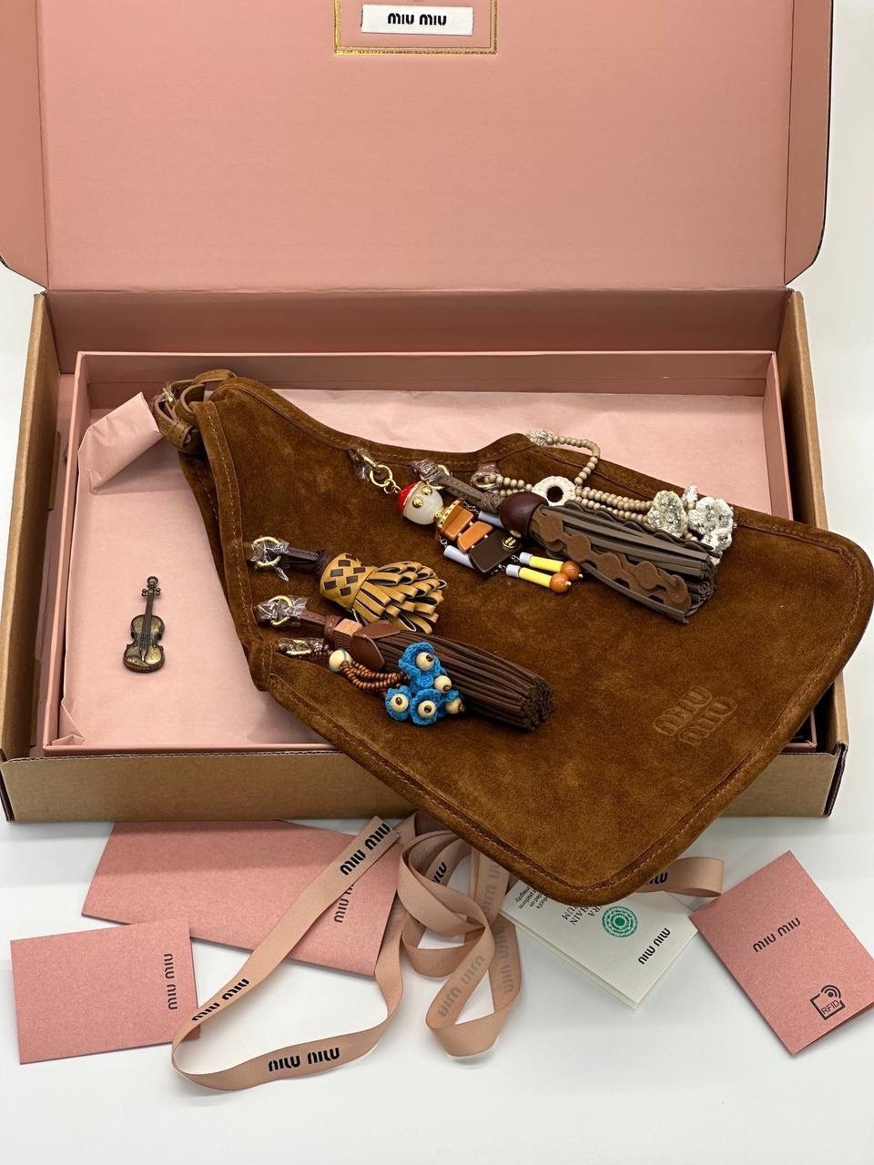 сумка женская miu miu,сумка miu miu,брелок для сумки,брелки на сумку,сумки аксессуары