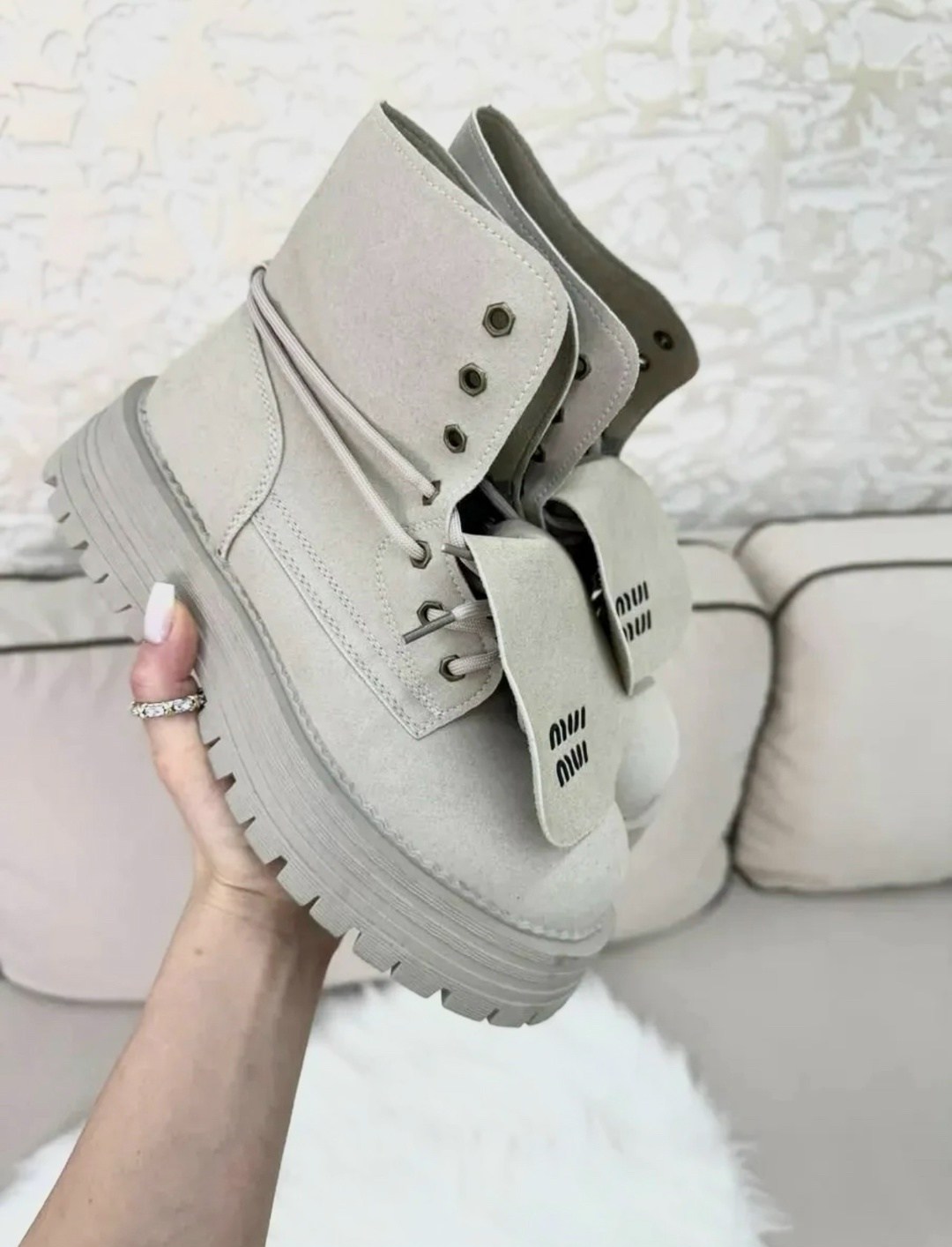 ботинки женские,, женская,ботинки модные,ботинки miu miu