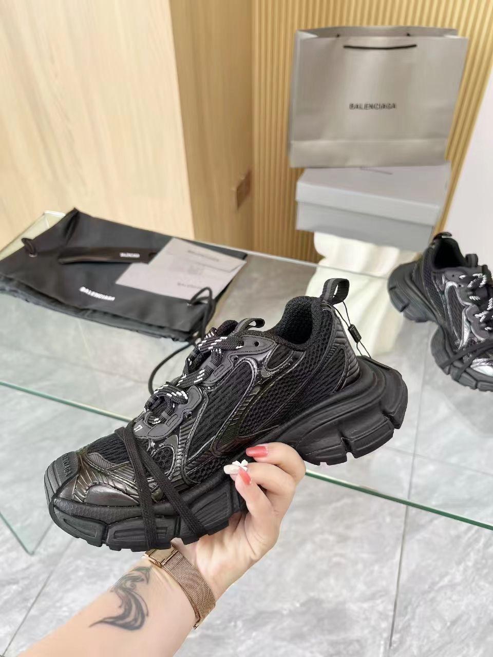 кроссовки баленсиага женские 2025,кроссовки женские balenciaga,balenciaga кроссовки,баленсиага кроссовки 2025,кроссовки баленсиага женские