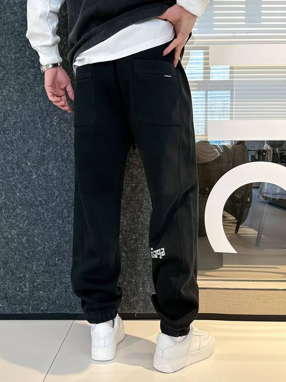 спортивные брюки balenciaga,штаны balenciaga,брюки balenciaga,штаны повседневные,штаны модные