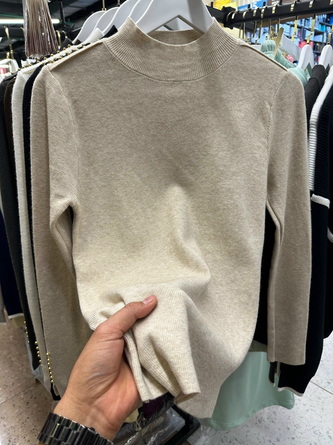 свитер с высоким воротником,свитер с высоким воротом,свитер пуловер,свитер с воротником,свитер с длинными рукавами