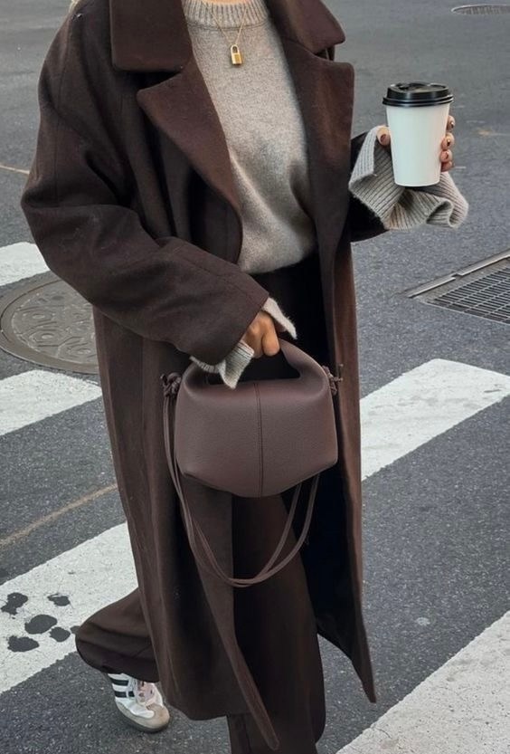 стильное пальто,белое пальто оверсайз,пальто модное,пальто оверсайз,образы с пальто