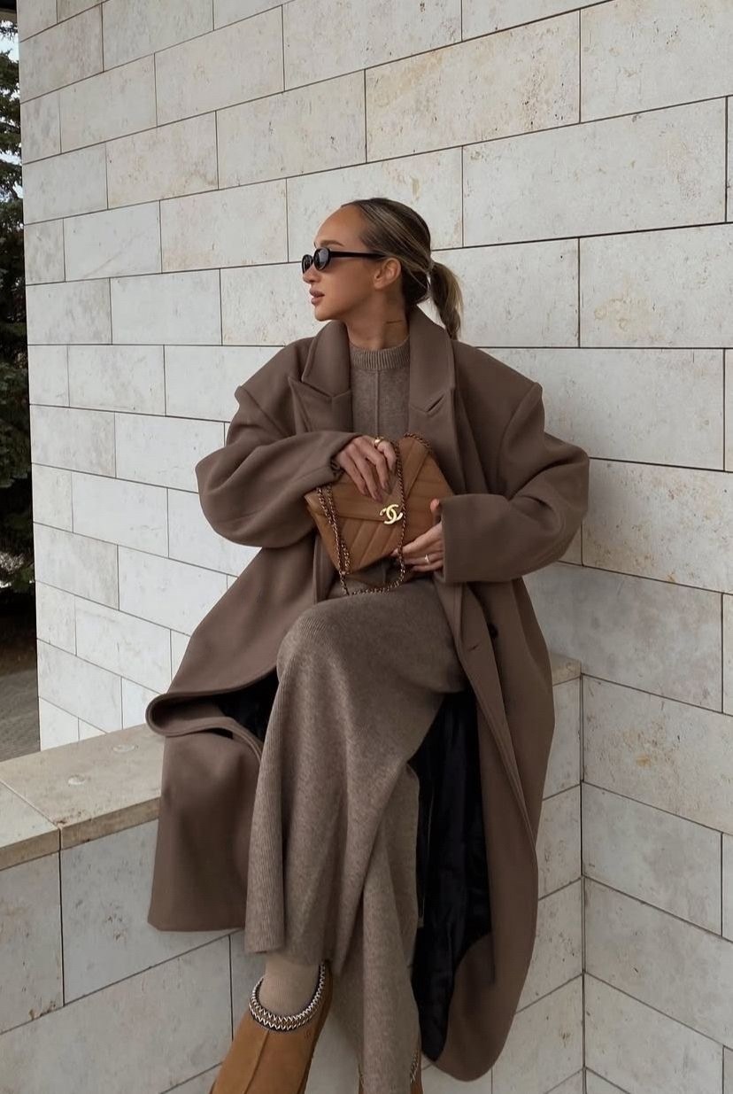 стильное пальто,белое пальто оверсайз,пальто модное,пальто оверсайз,образы с пальто