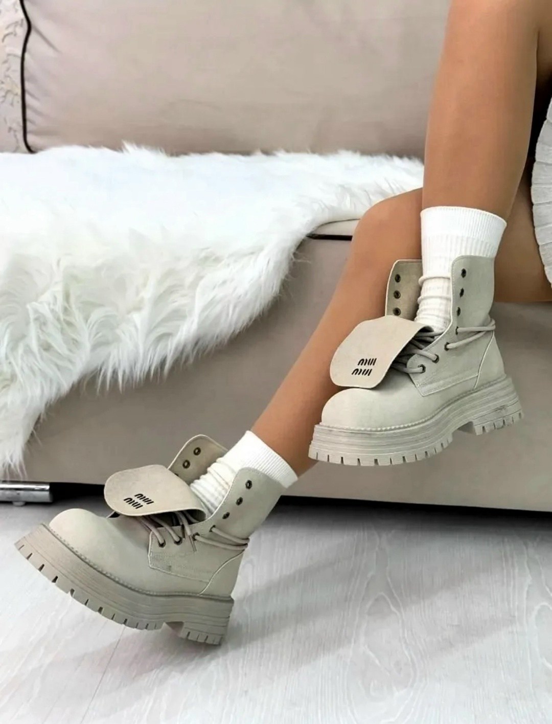 ботинки женские,, женская,ботинки модные,ботинки miu miu