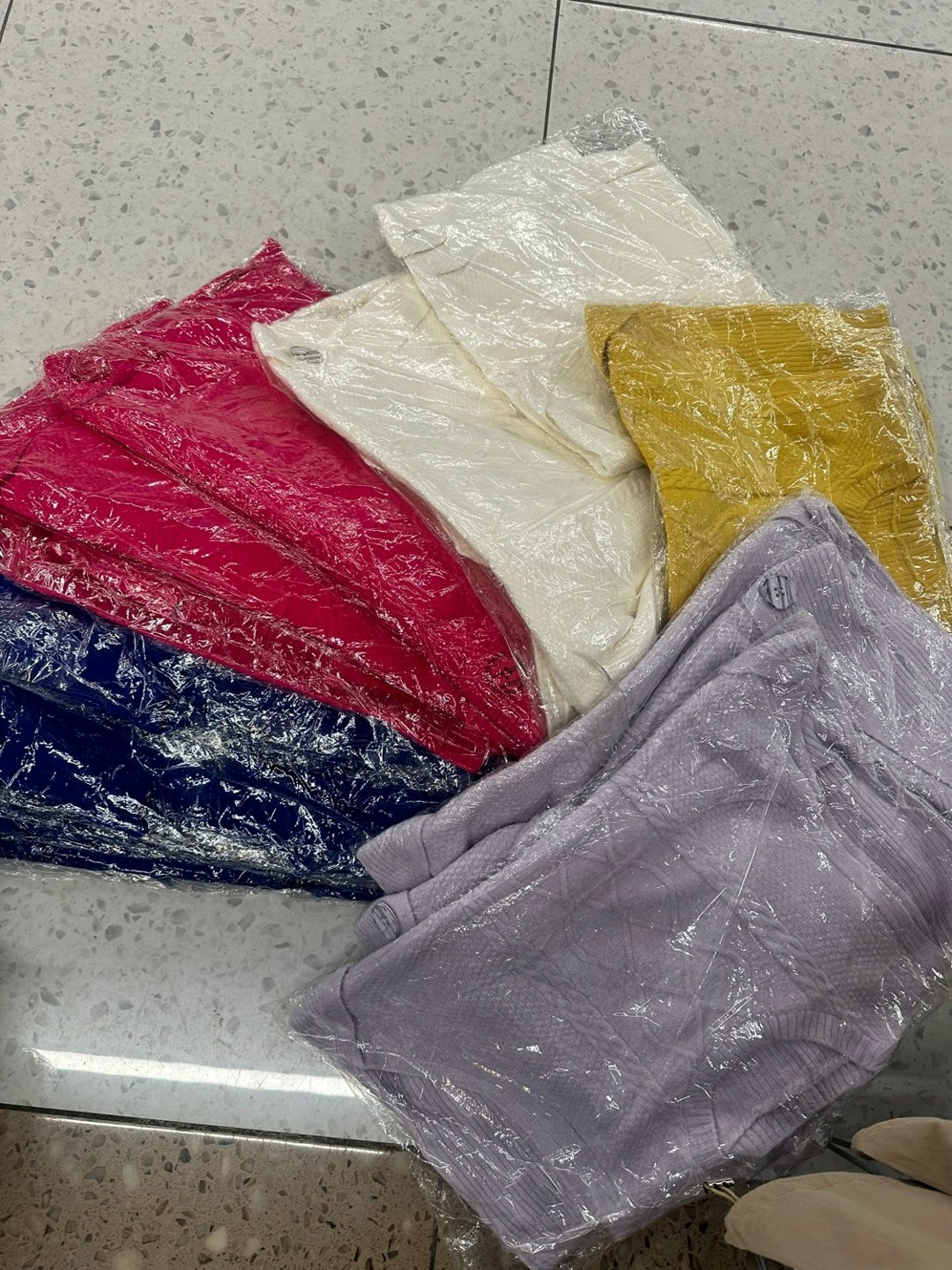 жилетка женская,жилетка вязаная,женские жилеты,вязаные жилеты,жилет женская вязаная