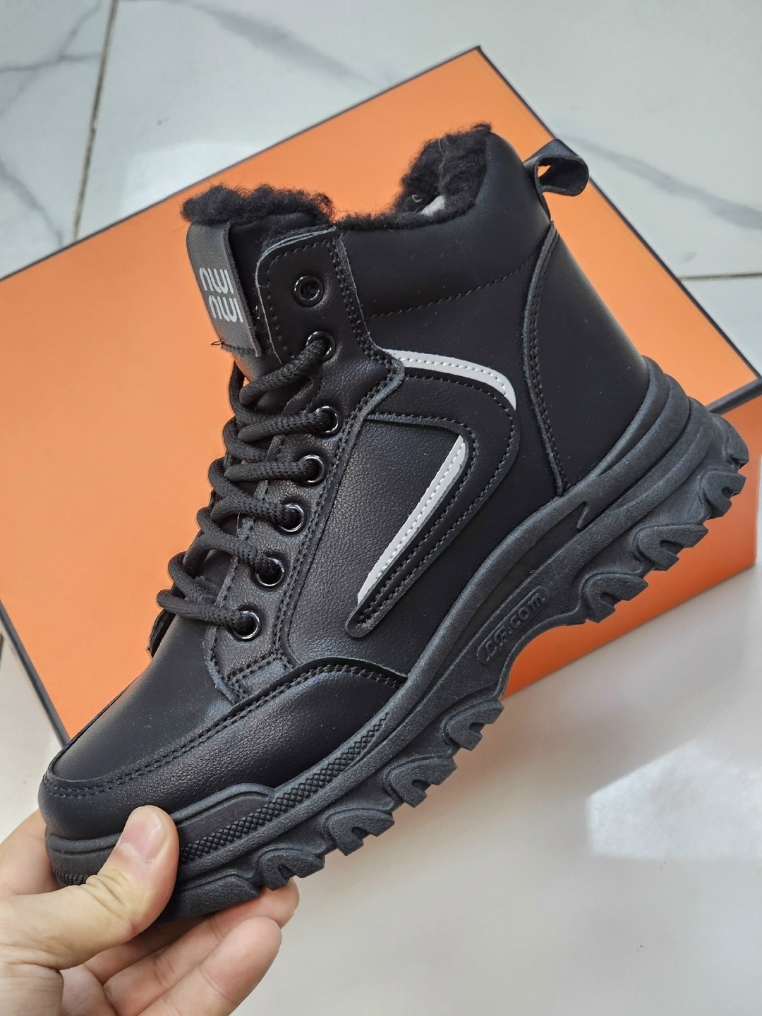 ,кроссовки женские зимние,утепленные кроссовки,теплые кроссовки,кроссовки женскиe