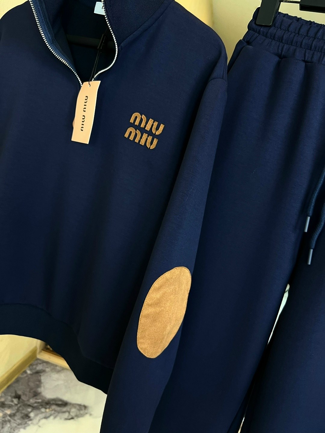 костюм miu miu,костюм miu miu женский,комплект одежды miu miu,модные костюмы,костюм спортивный miu miu