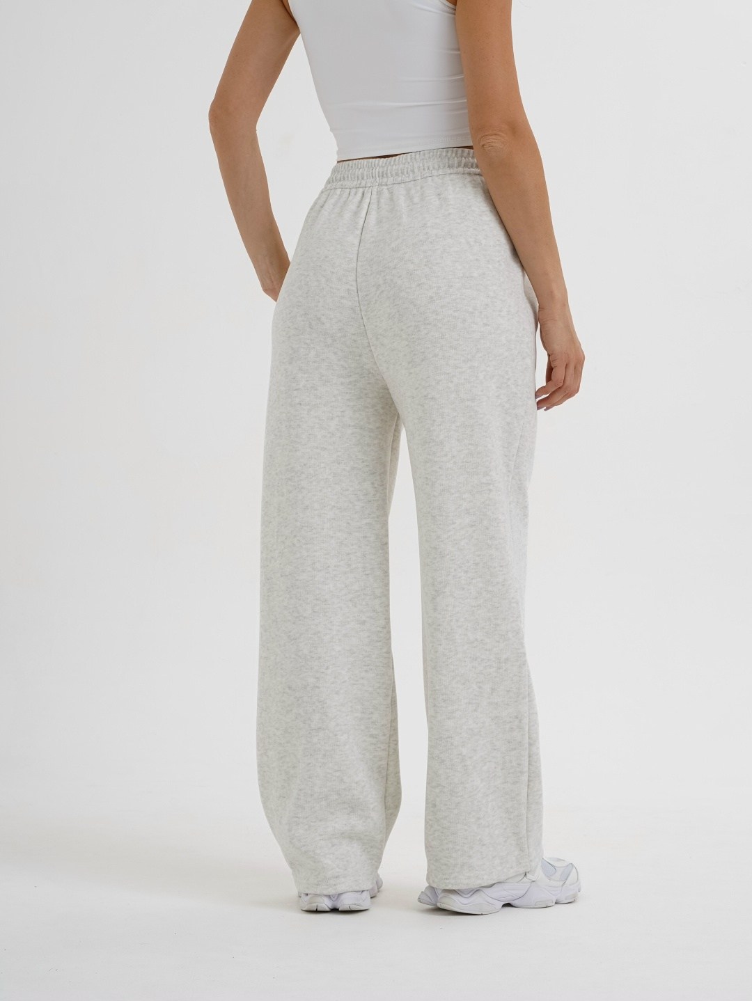 брюки спортивные,брюки женские светлые,брюки трикотажные,женские спортивные брюки,широкие брюки