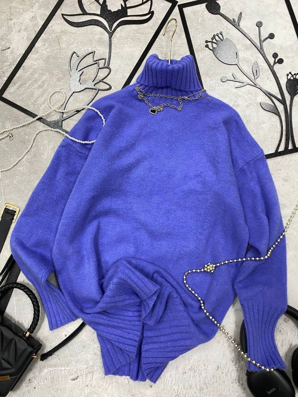 хермес сумка маленькая синяя,сумка эрмес келли синяя,модные свитера,синий свитер,оверсайз свитер с горлом
