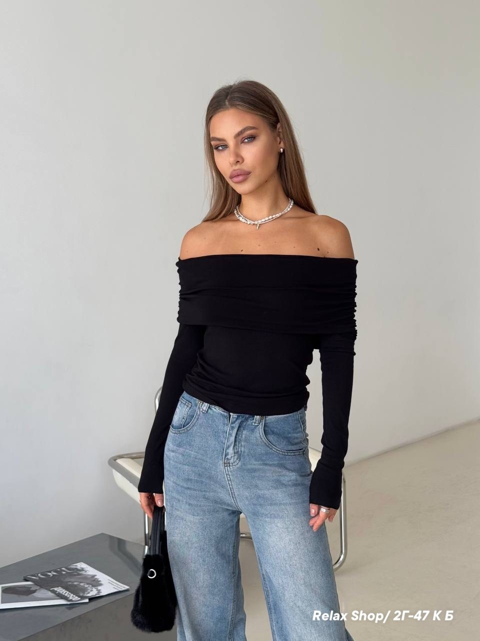 ,лонгслив с открытыми плечами,джинсы широкие,женские джинсы