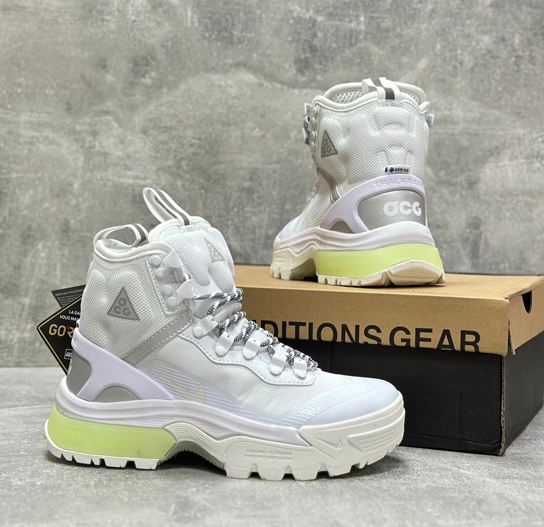 кроссовки,зимние кроссовки nike,женские кроссовки,спортивная ,лимитированные кроссовки