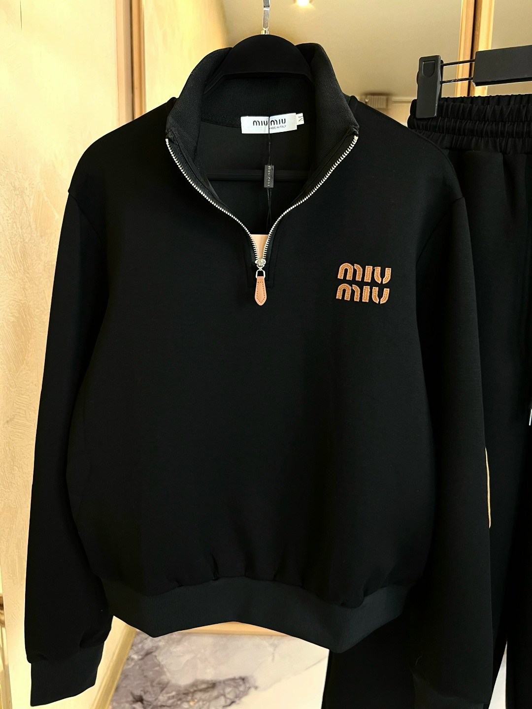 костюмы комплекты,спортивные костюм,костюмы спортивные женский,костюм miu miu женский,костюмы женские