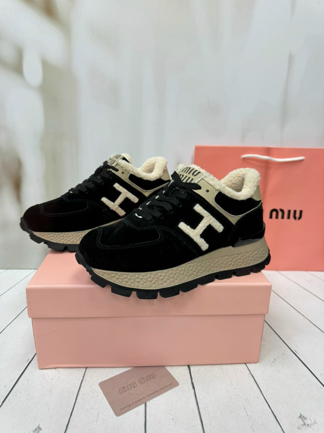 кроссовки женскиe,miu miu кроссовки,,зимние кроссовки женские,замшевые кроссовки
