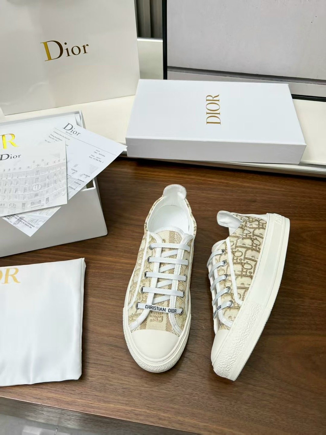 dior кроссовки,кеды dior женские,кеды диор бежевые,кеды dior,кеды christian dior