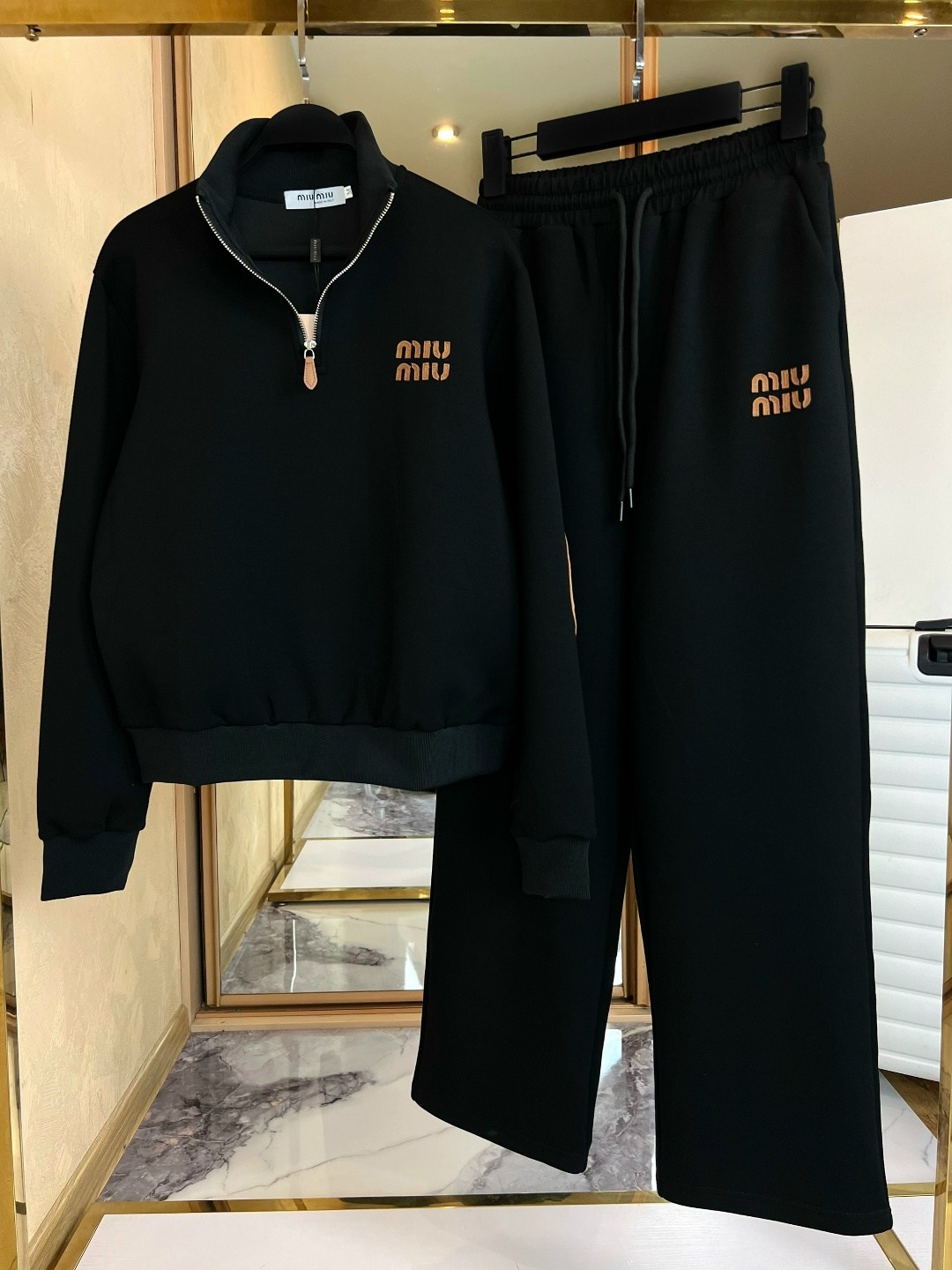 костюмы комплекты,спортивные костюм,костюмы спортивные женский,костюм miu miu женский,костюмы женские