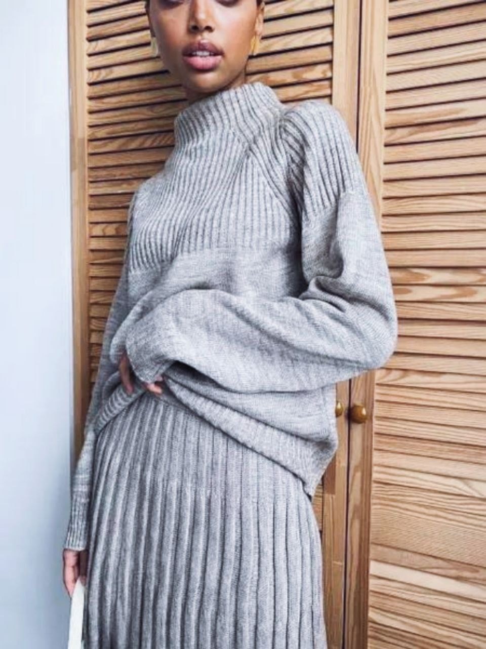 трикотажный костюм с плиссированной юбкой,трикотажный костюм с юбкой плиссе,вязаный костюм с юбкой,костюм с юбкой плиссе,костюм с юбкой плиссе вязаный