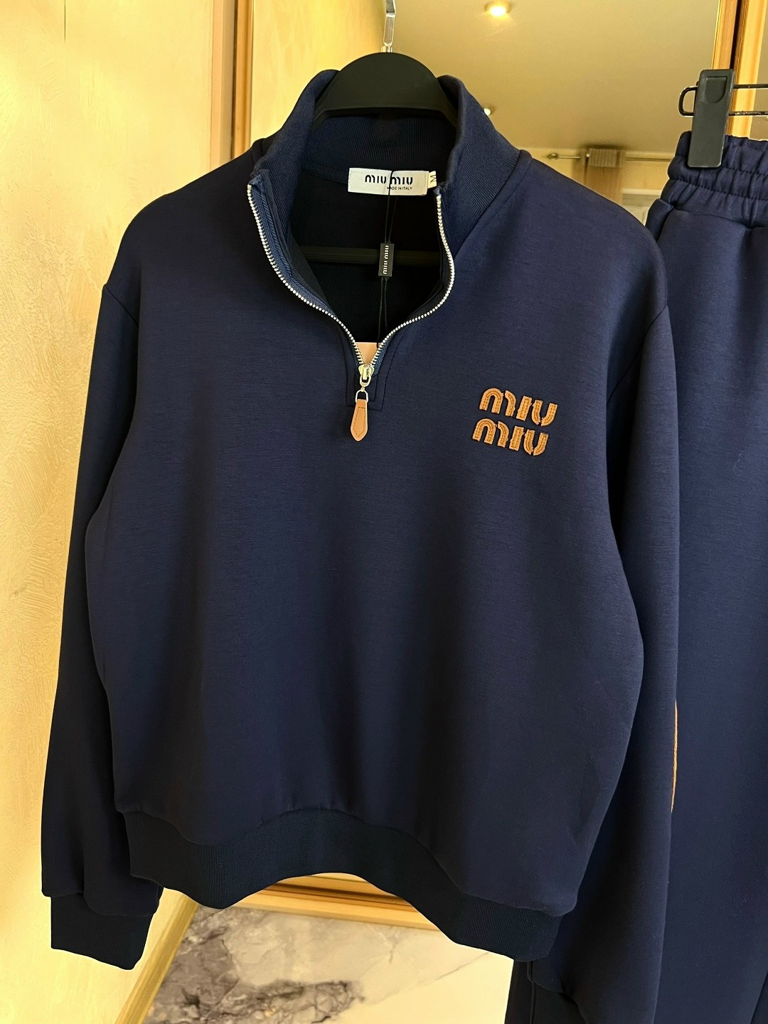 костюм miu miu,костюм miu miu женский,комплект одежды miu miu,модные костюмы,костюм спортивный miu miu