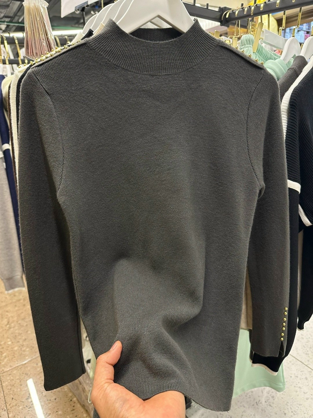 свитер с высоким воротником,свитер с высоким воротом,свитер пуловер,свитер с воротником,свитер с длинными рукавами