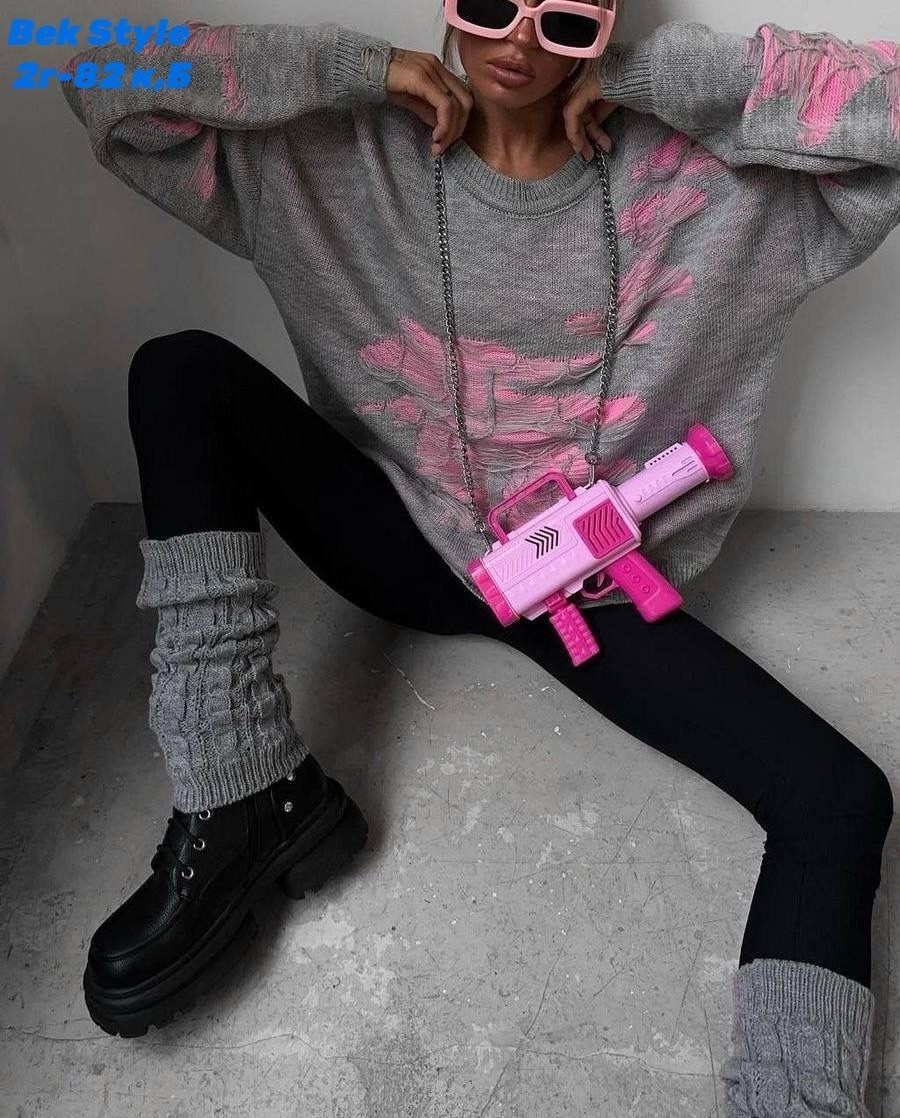 оверсайз свитер с рваными деталями,свитер рваный оверсайз,свитер рваный,джемпер женский свитер оверсайз,свитер оверсайз удлиненный