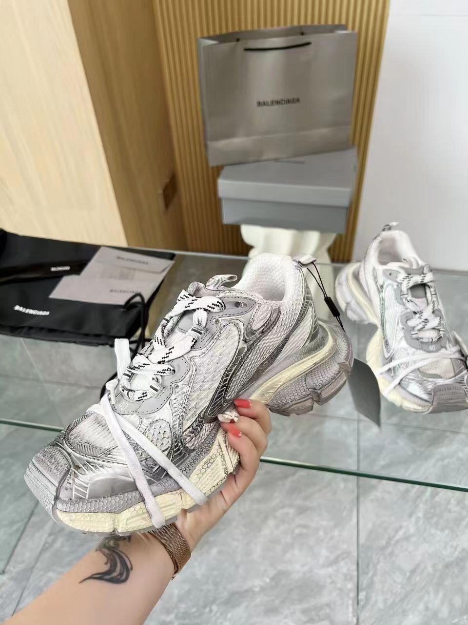 кроссовки баленсиага женские 2025,кроссовки женские balenciaga,balenciaga кроссовки,баленсиага кроссовки 2025,кроссовки баленсиага женские