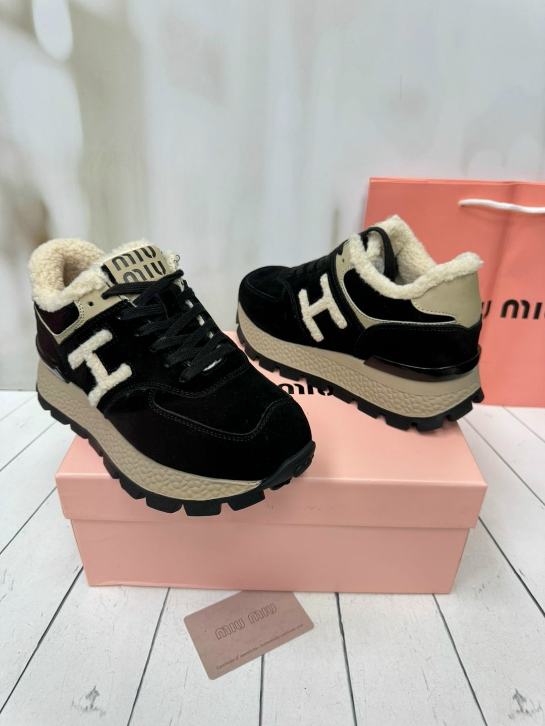 кроссовки женскиe,miu miu кроссовки,,зимние кроссовки женские,замшевые кроссовки