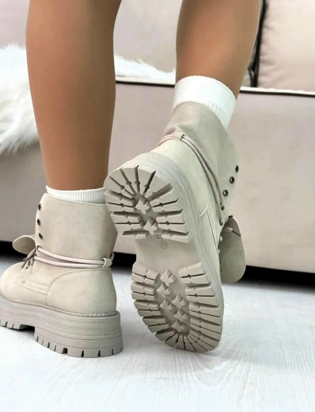 ботинки женские,, женская,ботинки модные,ботинки miu miu