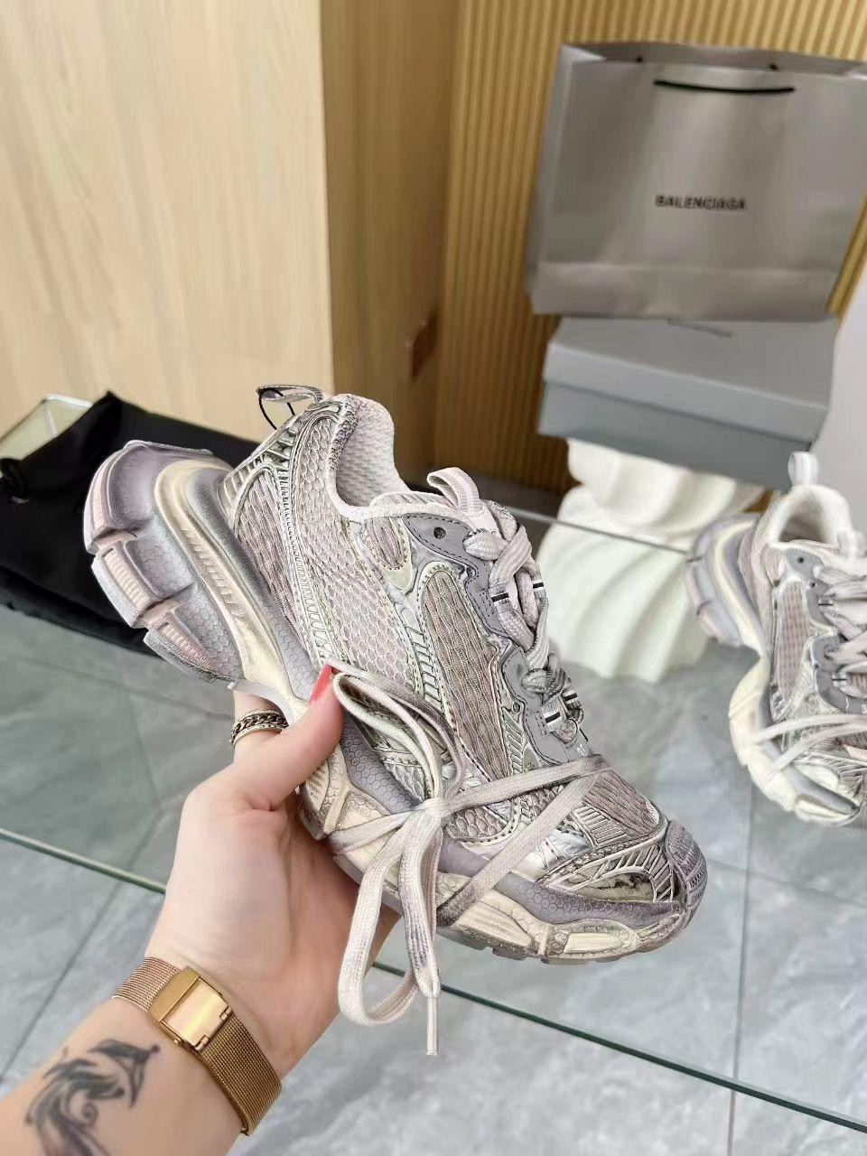 женские кроссовки balenciaga,новая коллекция баленсиага 2025 кроссовки,кроссовки баленсиага женские,ботинки женские баленсиага реплика,кроссовки balenciaga