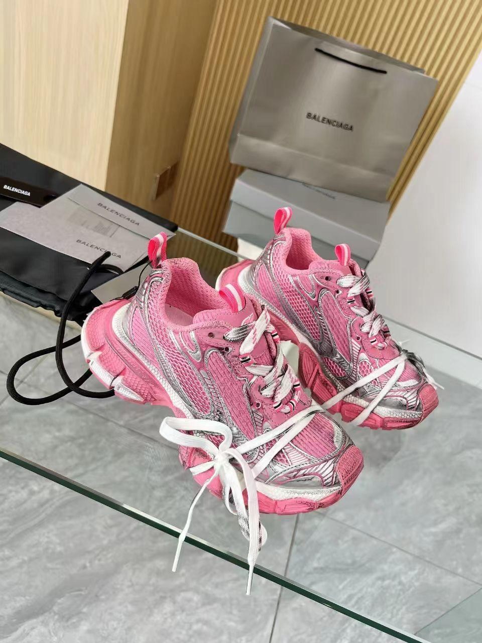 женские кроссовки balenciaga,новая коллекция баленсиага 2025 кроссовки,кроссовки баленсиага женские,ботинки женские баленсиага реплика,кроссовки balenciaga