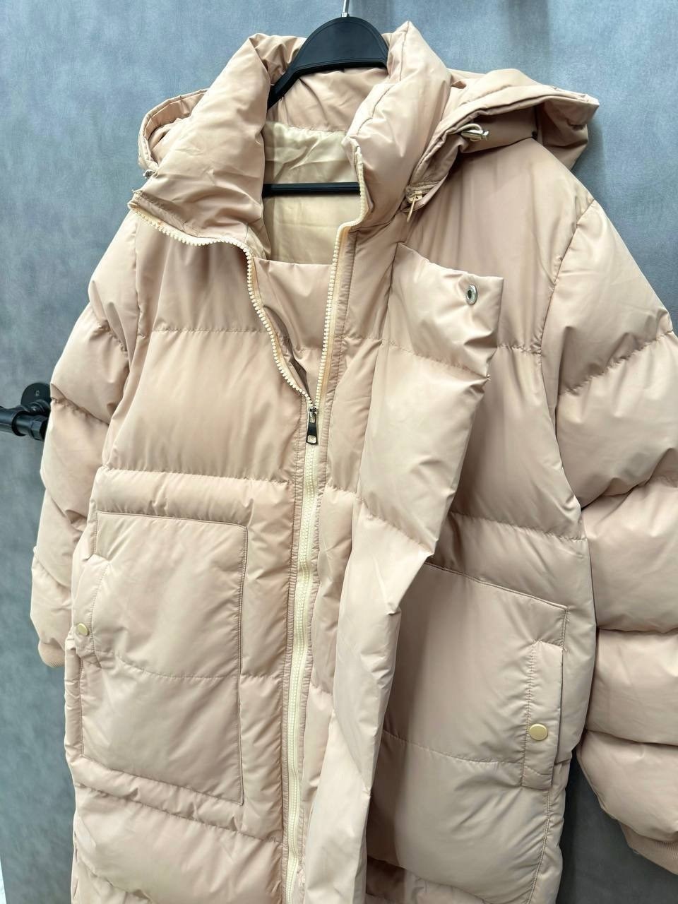 рокет в пуховике,длинный пуховик оверсайз,длинные пуховики,стильные пуховики,пуховики оверсайз