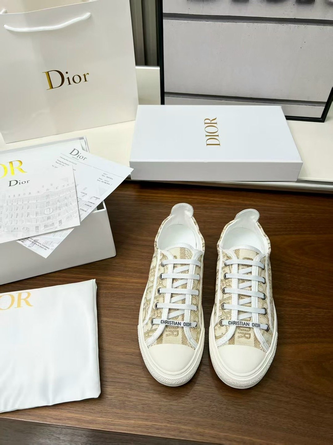dior кроссовки,кеды dior женские,кеды диор бежевые,кеды dior,кеды christian dior