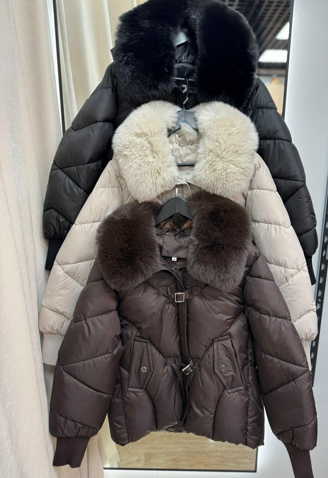 короткий пуховик,зимние женские куртки,пуховик с меховым воротником,куртка пуховик,куртка меховая