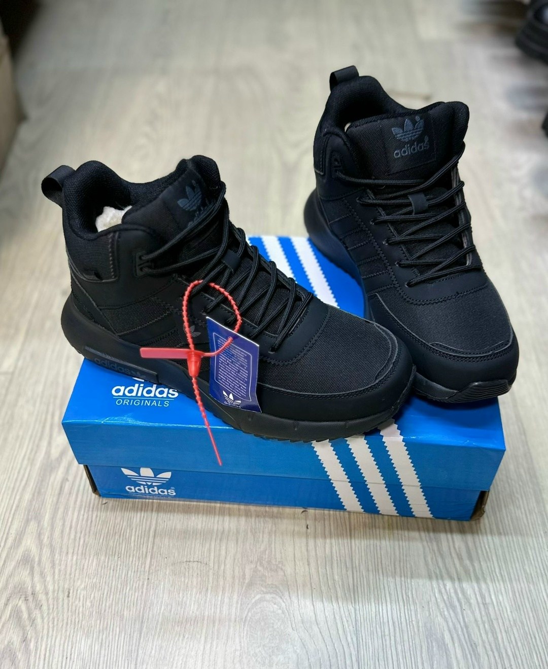 кроссовки зимние мужские adidas,зимние кроссовки adidas,adidas мужские кроссовки,кроссовки adidas,зимние мужские кроссовки