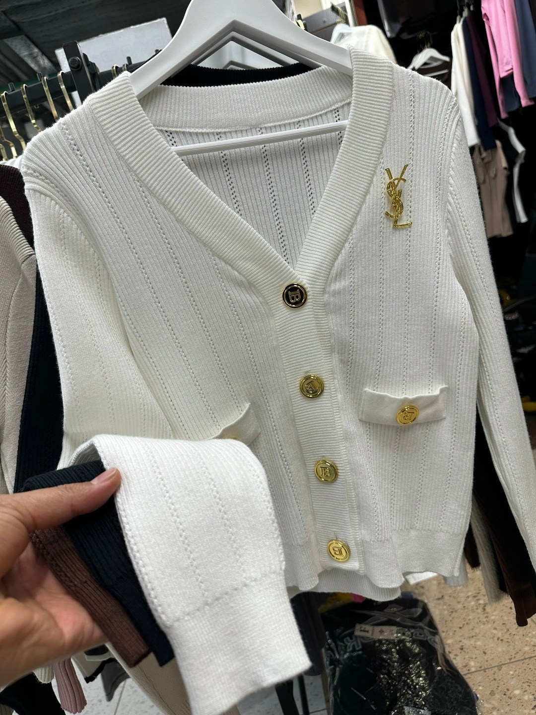 кардиган с пуговицами,вязаный кардиган,женский трикотажный кардиган с,вязаный женский кардиган,трикотажный кардиган на пуговицах