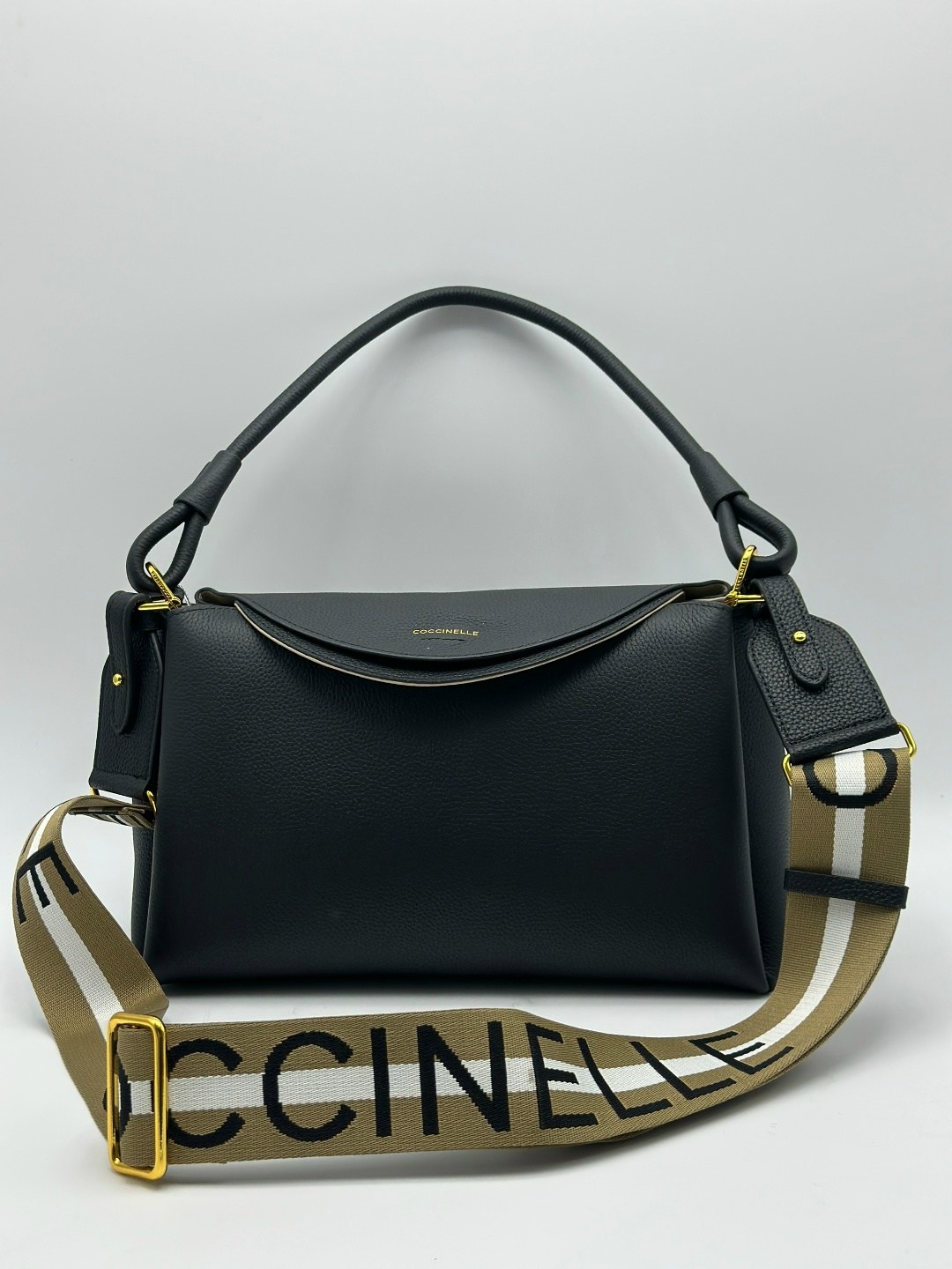 сумки женская,сумка,coccinelle сумка,женская сумка coccinelle,женская брендовая сумка