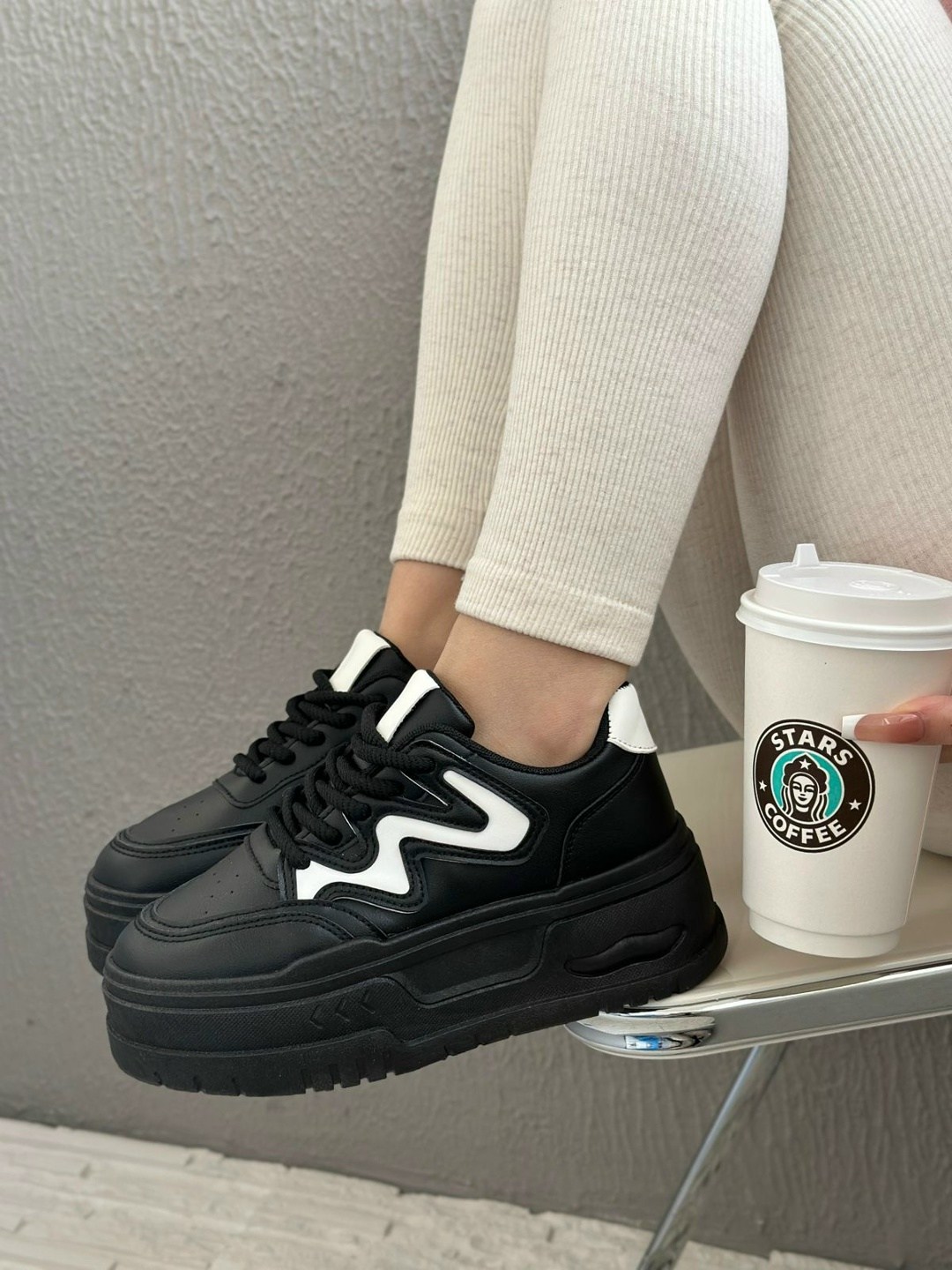 ,кроссовки женскиe, женская,модные кроссовки,кроссовки для женщин