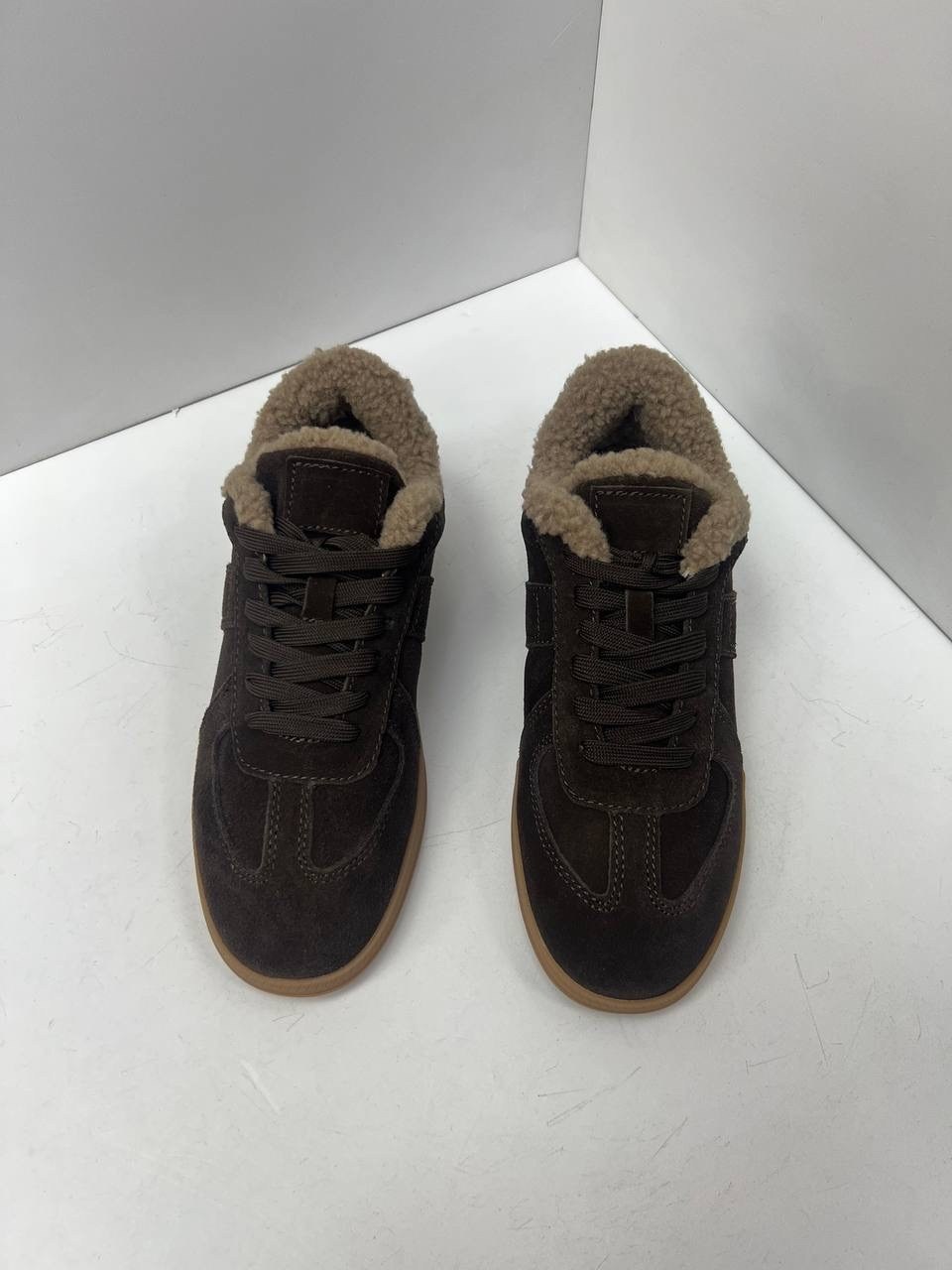 ,замшевые кроссовки,замшевые кеды,открытые кроссовки,брендовые кроссовки