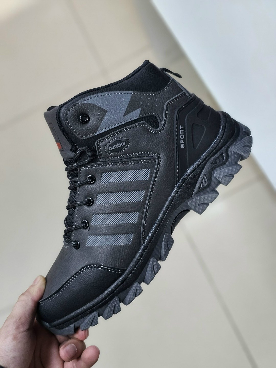 адидас кроссовки мужские зимние с мехом кожа,,зимние мужские кроссовки,зимние кроссовки,кроссовки зимние bona