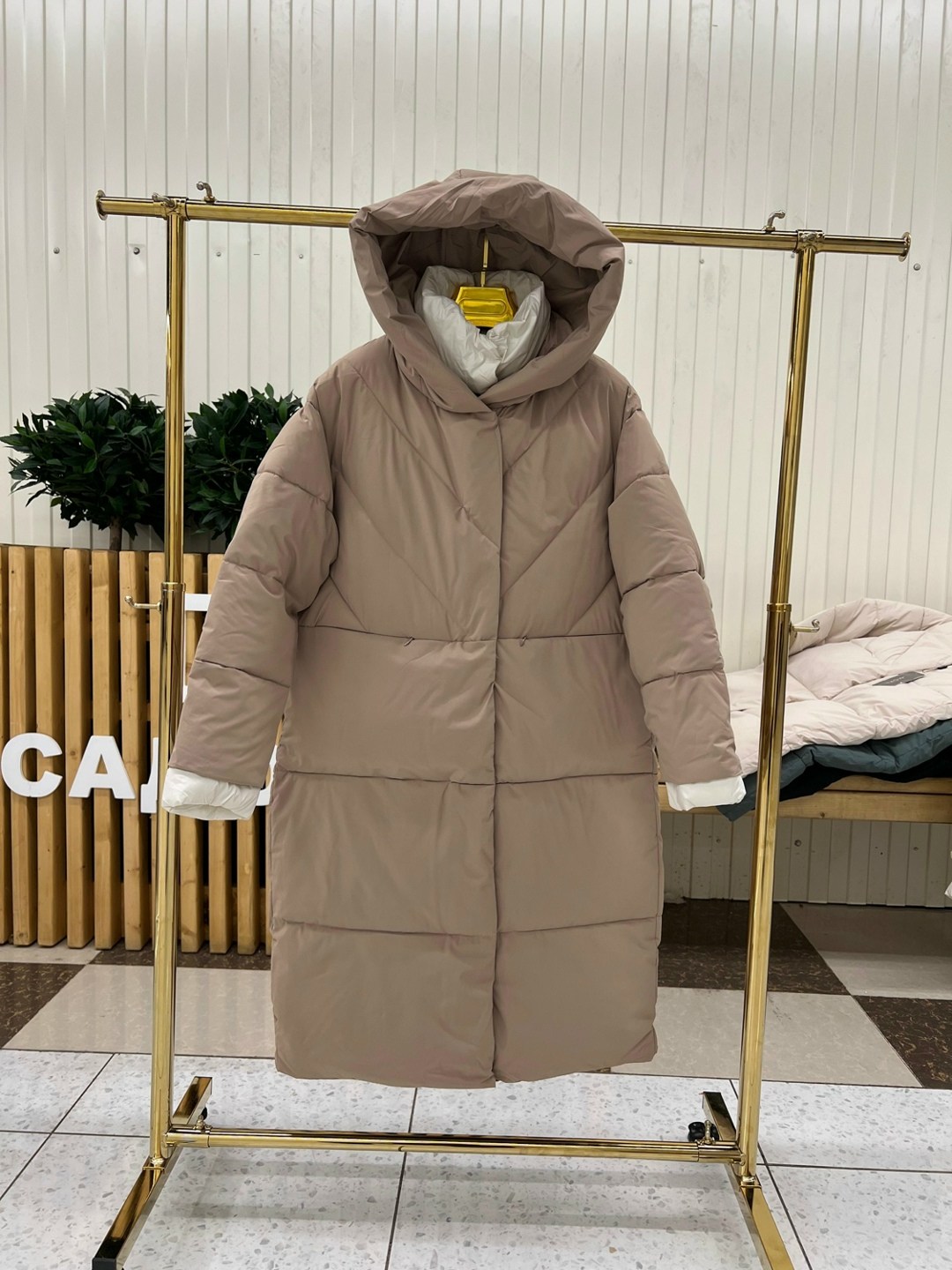 пуховики оверсайз,пальто утепленное,пальто пуховик,бежевый пуховик,пальто на синтепоне
