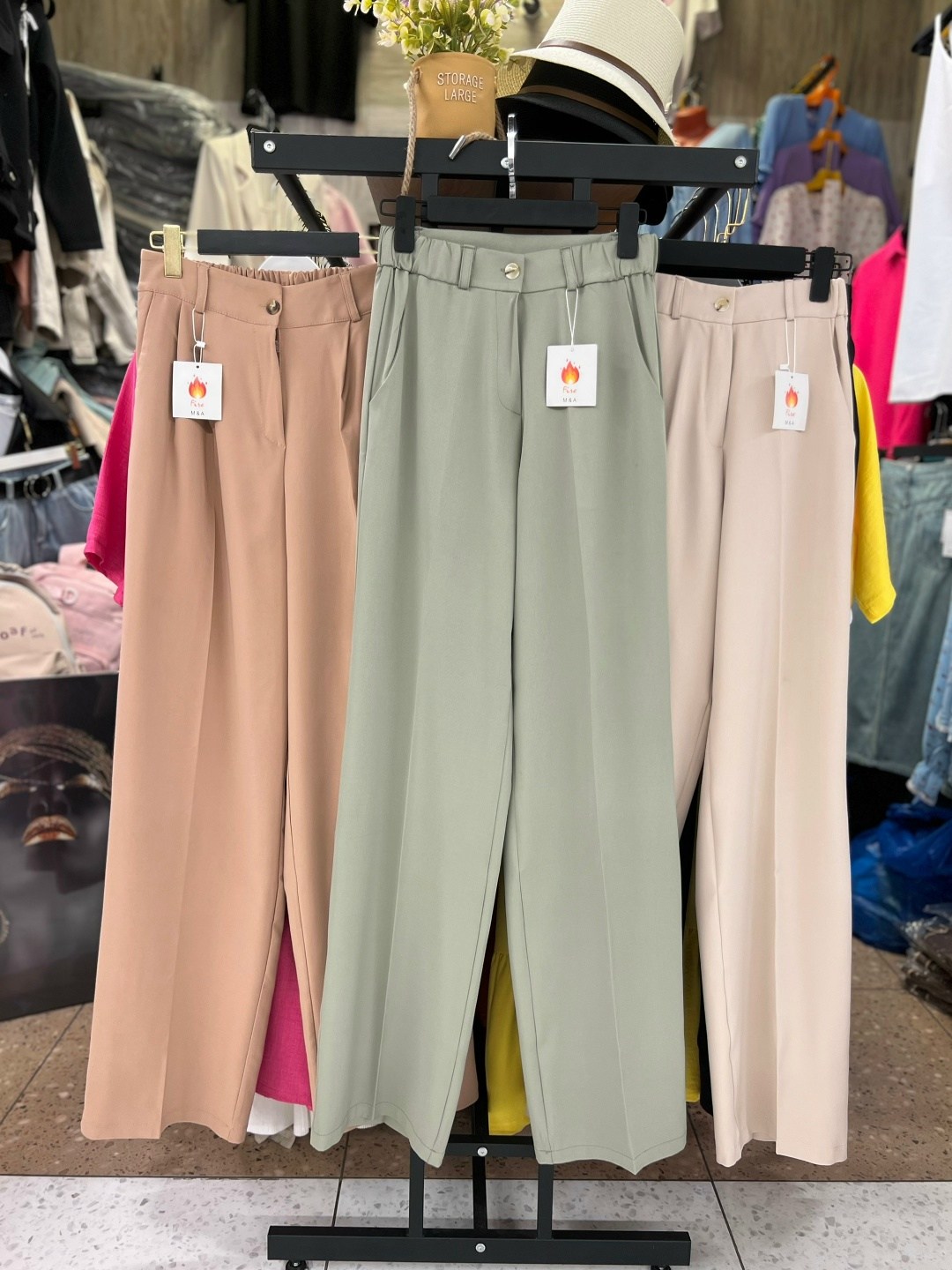 белые брюки,белые брюки палаццо,стильные наряды,образ с брюками палаццо