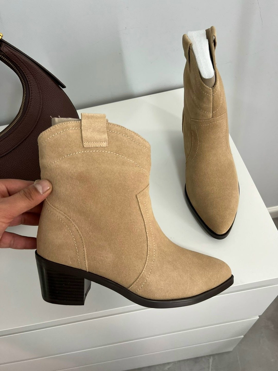 бежевые замшевые ботильоны,казаки замшевые бежевые,замшевые ботинки,замшевые ботильоны,казаки женские